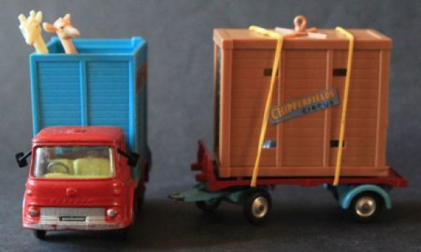 Corgi Toys Bedford Traction "Chipperfield Cirus" Truck with Trailerplatform 1959 DieCast Model (9069)